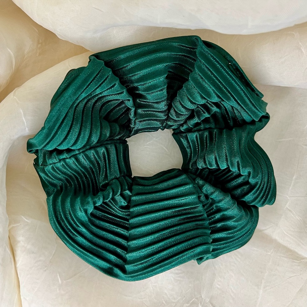 Scrunchie Hair Tie, Emerald Green, Satin, 100% Polyester